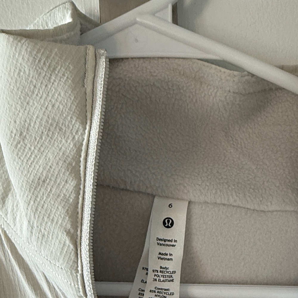 Lululemon Athletica Cream Half-Zip fleece - Picture 2 of 3
